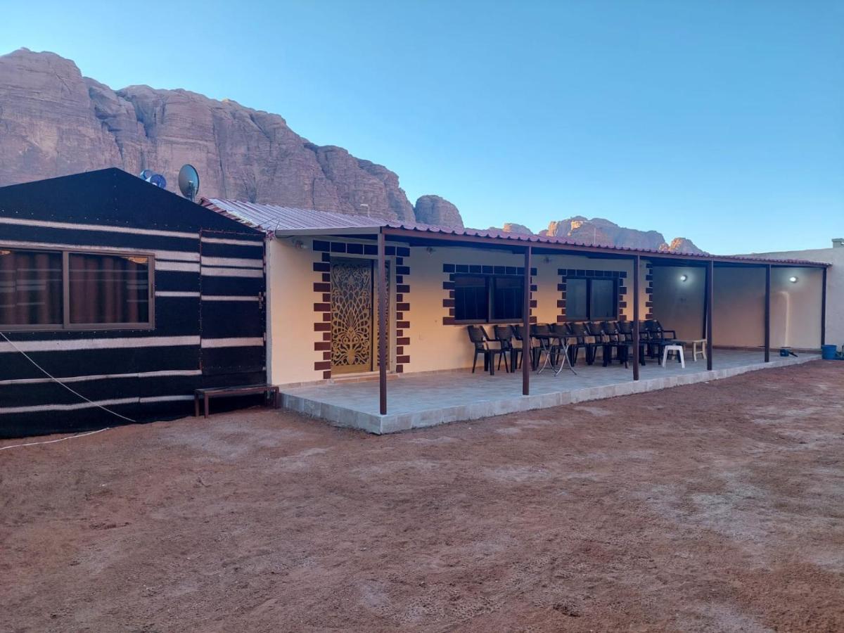 Wadi Rum Oryx Hostel & Tours Esterno foto