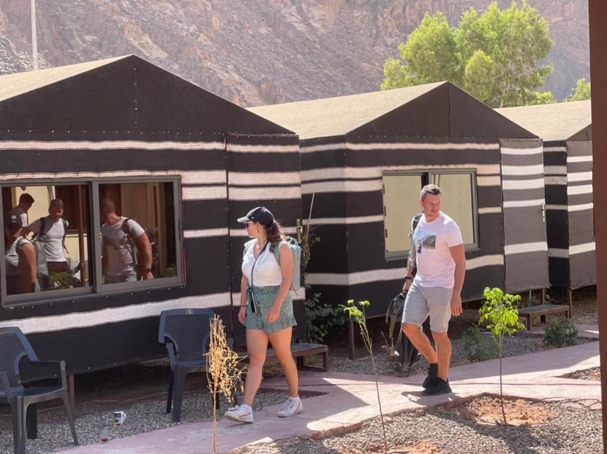 Wadi Rum Oryx Hostel & Tours Esterno foto