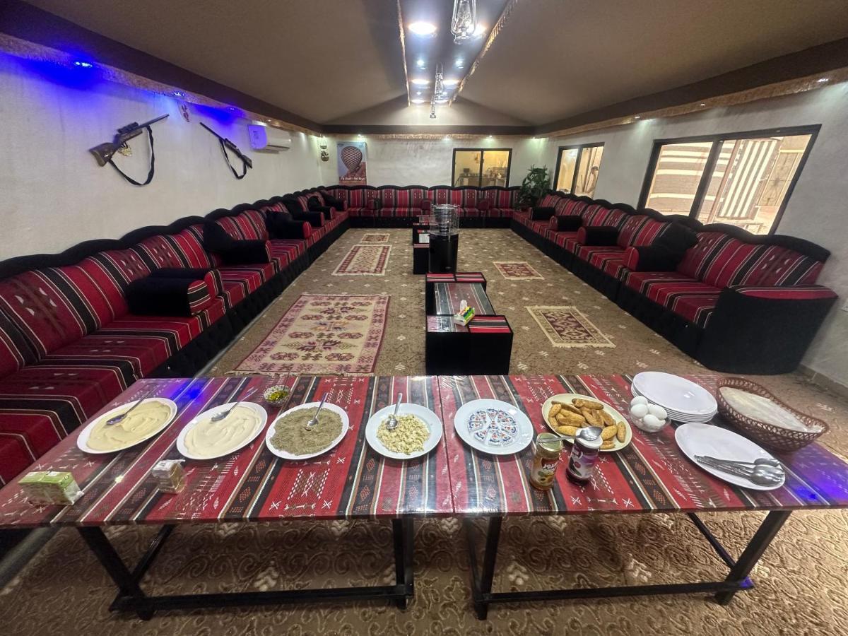Wadi Rum Oryx Hostel & Tours Esterno foto